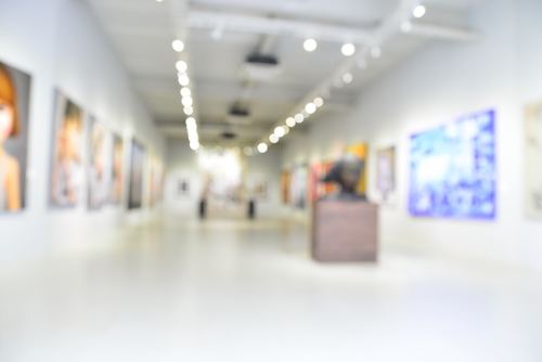 Blur or Defocus image of the lobby of a modern art center as background with bokeh<a href="http://www.shutterstock.com/fr/pic-265582139/stock-photo-blur-or-defocus-image-of-the-lobby-of-a-modern-art-center-as-background-with-bokeh.html?src=bqrtvGlBPYrp-LwOmxjfmw-1-9">Thampapon / Shutterstock</a>